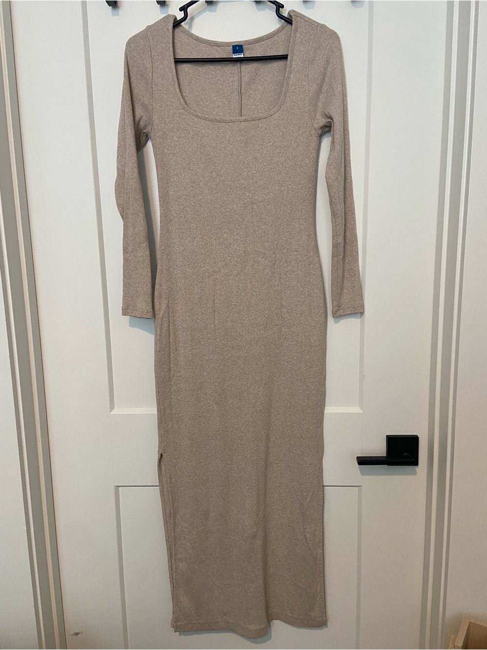 Long Sleeve Scoop-Neck Maxi Dress